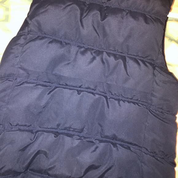 💙 Old Navy Women’s Puffer Vest - Picture 2 of 7